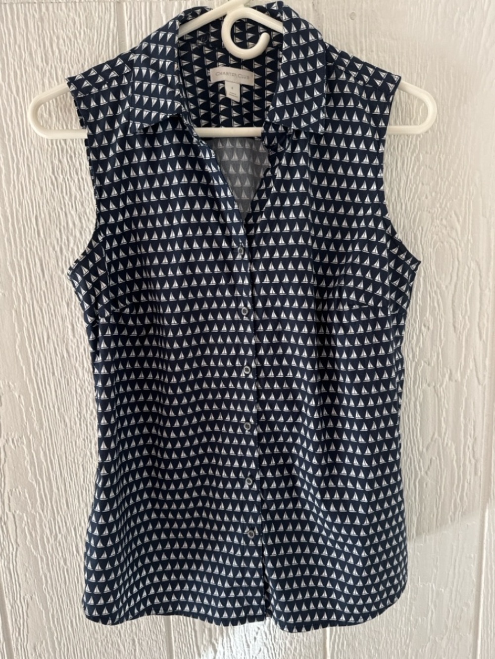 Charter Club Sleeveless Button Down Top Size 4 Navy Sailboat Print Collar - Picture 2 of 2